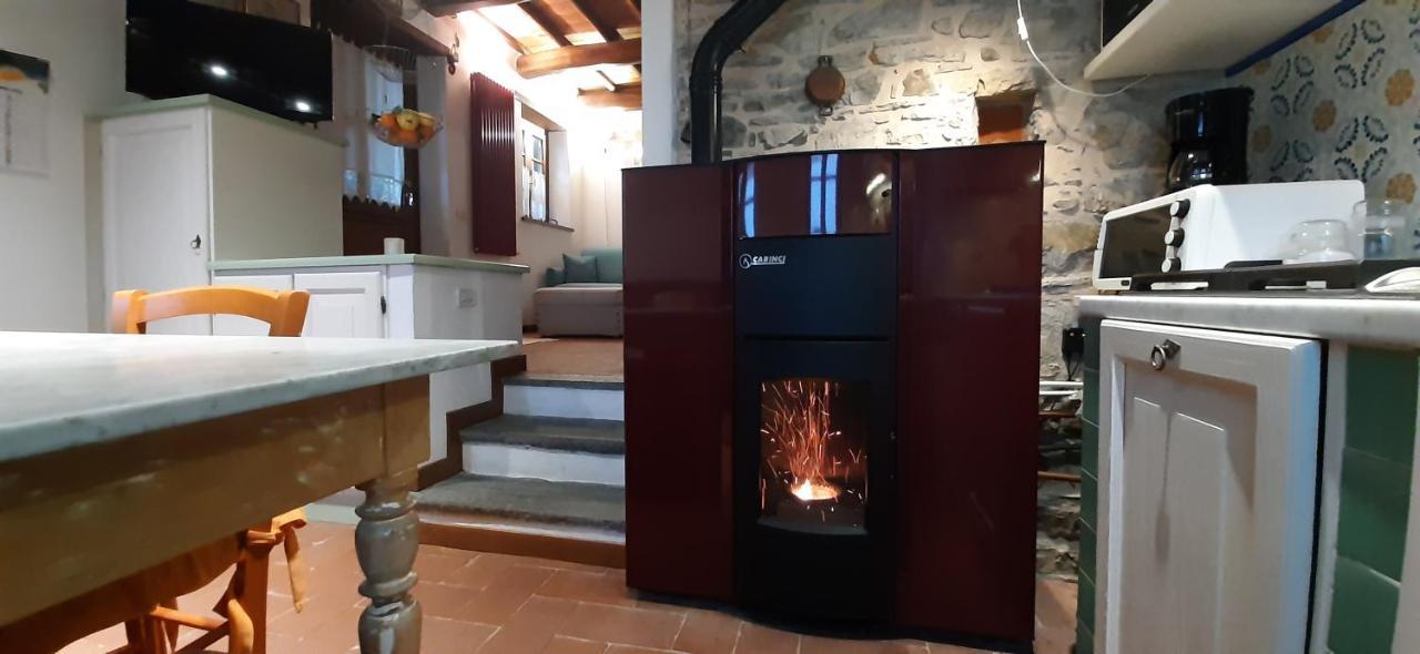 Deliziosa Casetta Sull'Appennino Toscano Montefegatesi Extérieur photo